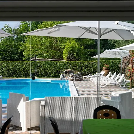 Bed & Breakfast Castello Dei Templari Lucca